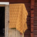 Pehmeä Punos-torkkupeitto sormineulotaan Alize Puffy Fine -lenkkilangasta.