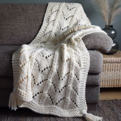 Free pattern: knitted Muhku afghan