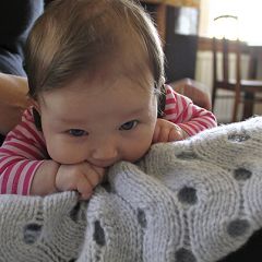 Ohje: Neulottu Aalto-vauvanpeitto