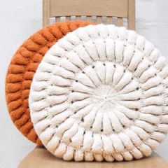 Free pattern knitted woolen cushion covers