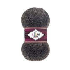 Alize Superwash Comfort Socks -sukkalanka, materiaali 75 % superwash villaa, 25 % polyamidia. Kerässä on 100 g = n. 420 m. Sukkalanka on kaunis ja kestävä lanka, josta neulot ohuet kenkään mahtuvat villasukat.