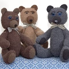Käsityöohje neulottu Ja virkattu pehmolelu Mohair-nalle