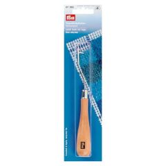 Prym lockable latch hook with wooden handle.