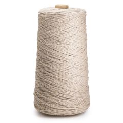 Ullgarn Nm 3/3 på kon, färg beige