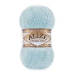 Alize Angora Gold, ohuehko ja hieman pörröinen neulelanka 100 g kerällä.