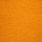 Sävymalli Iina-paita -piristyspussille. Kuvassa värimallit Lankava Helli 313 Kullankeltainen ja Austermann Kid Silk 26 Curry