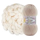 Sävymalli Pumpuli-tyyny -tarvikepaketille, Himalaya Yo-Yo 102 Luonnonvalkoinen ja Alize Cotton gold 0314 Vaalea Beige.