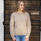 Mainio pintaneulepusero kuosilla Väre. Paidan lanka Lankava Mainio -sukkalanka sävyssä 670 Greige.